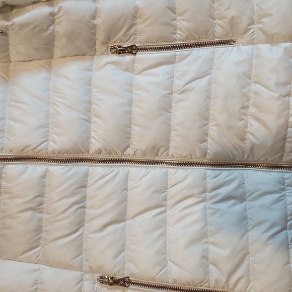 Jessica Simpson White Puffer Jacket with Quilted Texture - Picture 7 of 8